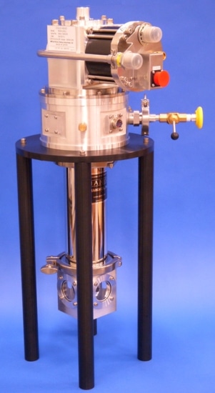 SHI-4-5 0.5 Watt 4 K Optical Cryostat