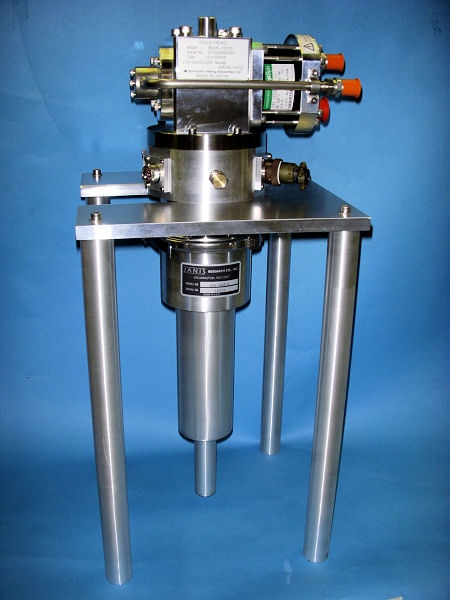 SHI-4ST-1 Sub-compact, Non-optical 4 K Cryostat