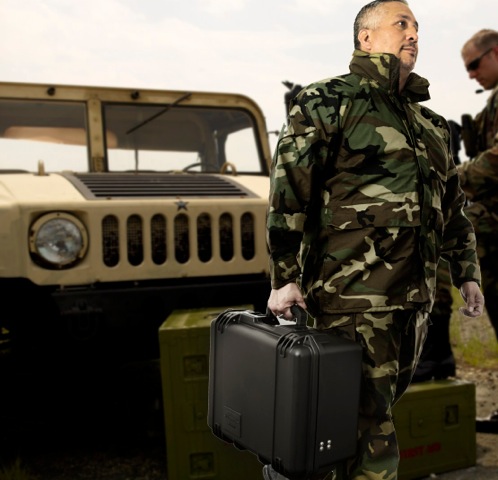 Q5800 in its portable case.
