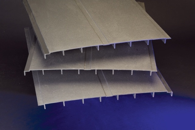 SAFDECK® is a high strength, one-piece, overlapping panel system. Low in conductivity and nonsparking, SAFDECK® provides safe walkways in numerous applications.
