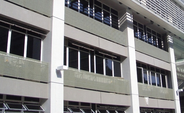 Strongwell DURADEK® I-6000 grating was installed at this School of Business and Information Systems in Hong Kong as air-conditioning platforms when placed horizontally and as louver when placed vertically (as shown here).