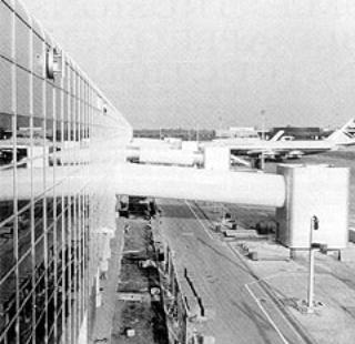 AZoM - Metals, ceramics, polymers and composites - aluminium extrusions in buildings, design flexibility in Gatwick airport
