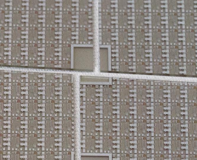 View of sapphire wafer shows clean edges after cleaving through the crystalline structure with the LatticeAx.