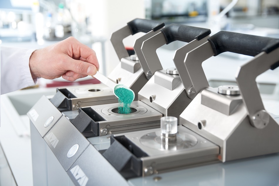 ATM’s modular hot mounting press Opal X-Press