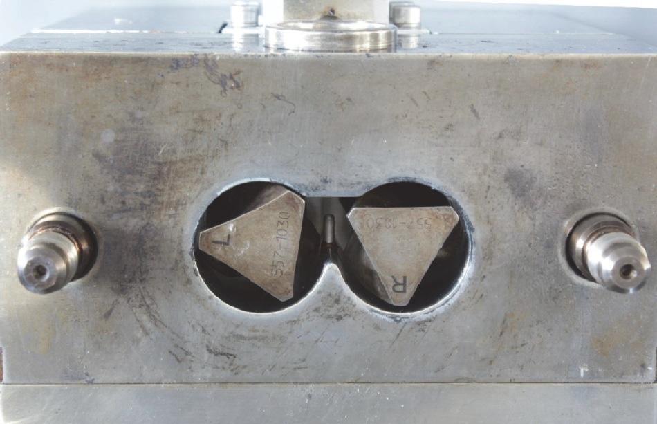 The chamber of the Rheomix Lab Mixer (600 OS version) with combined melt temperature and conductivity sensor