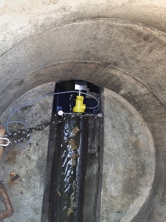 Thanks to an integrated clamping device, installation is extremely simple. Additionally, the cross section of a channel is only slightly reduced.