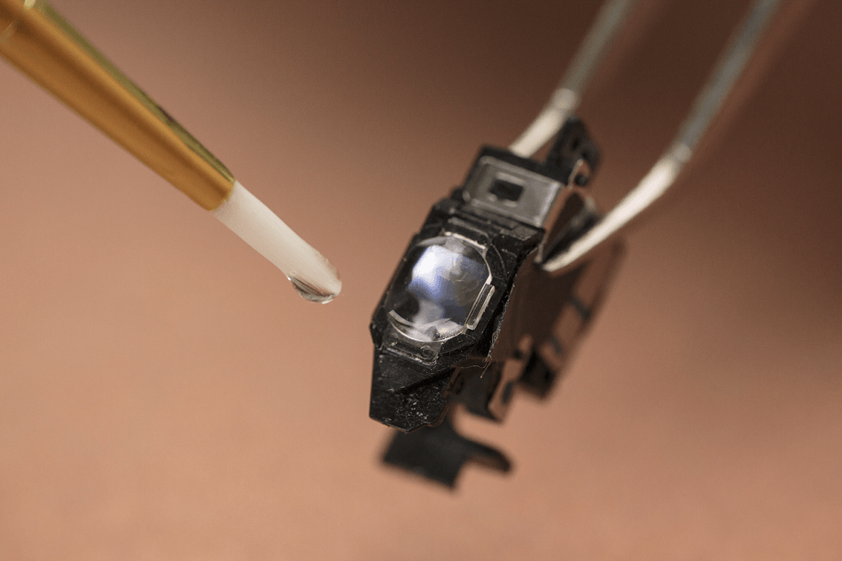 LED405Med from Master Bond, Inc.