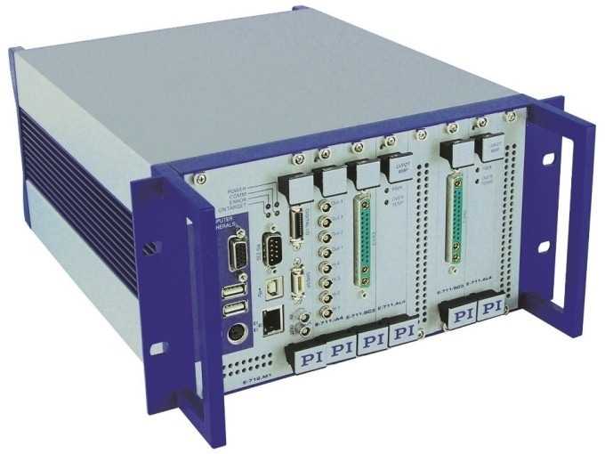 E-712 digital multi-axis piezo controller with error-compensation algorithms can be operated in two closed-loop modes: based on data from (A) a six-axis interferometer and (B) six-axis capacitive sensors. (Image: PI)