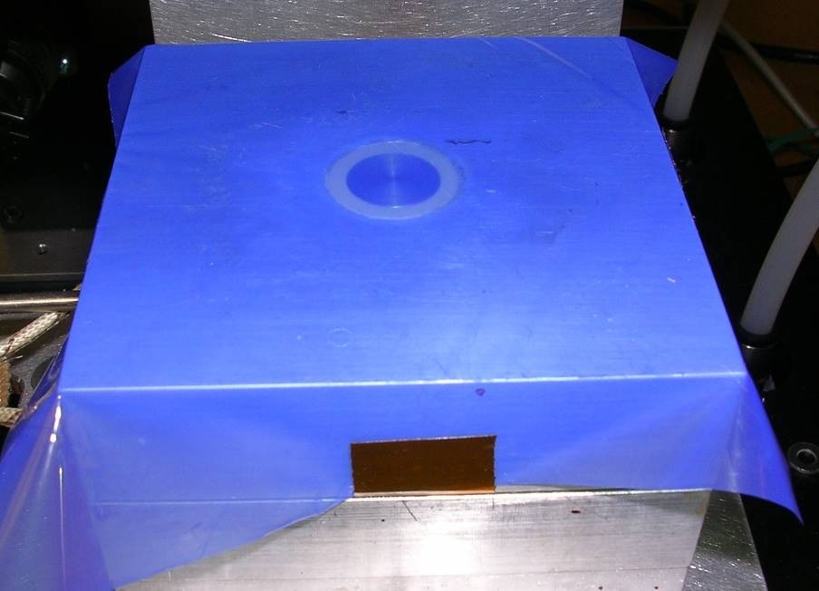 1? Single Electrode Sensor in press platen with HTF-621 release film.