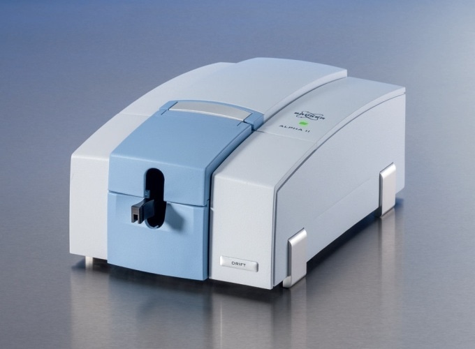 ALPHA II Diamond Analyzer.