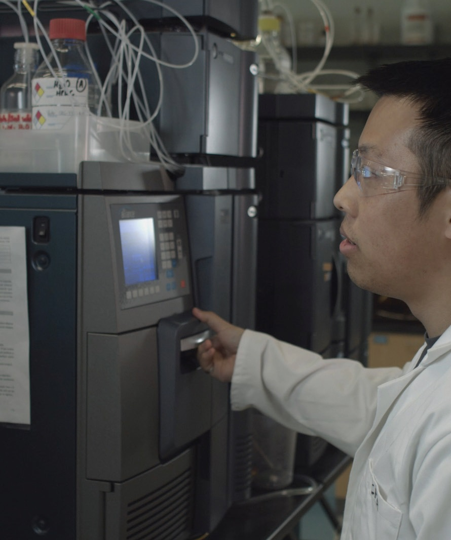 Ph.D. student, John Chea, working with Waters instrumentation at Rowan University.