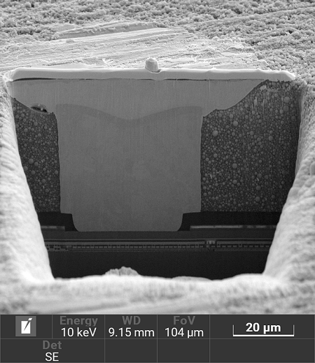 The cross-section after an additional 10 minutes of Rocking polishing. The details at the bump and µVIA interface can be clearly recognized and investigated!
