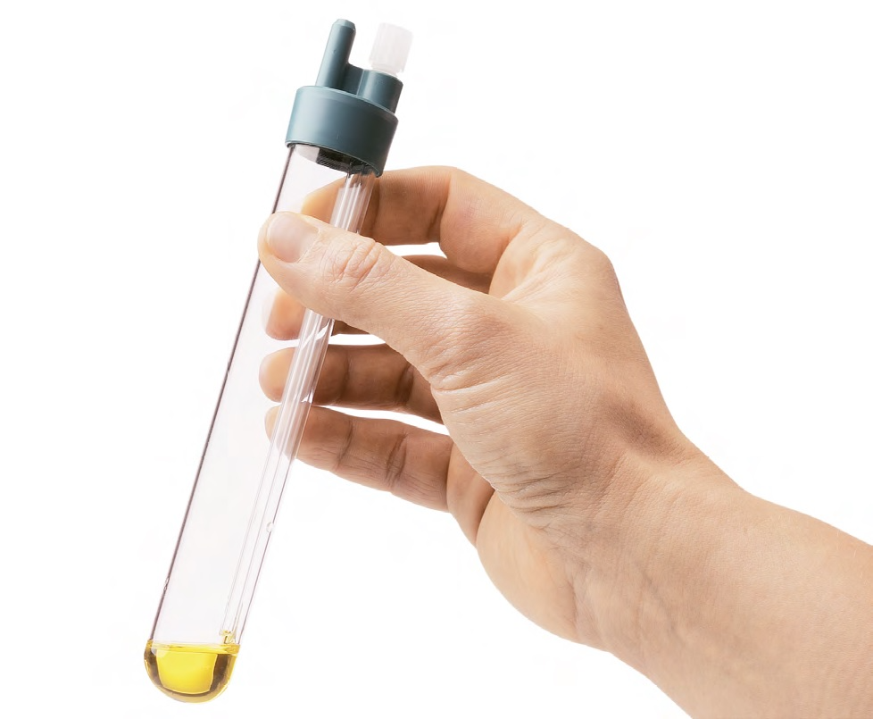 By using inexpensive disposable reaction vessels, the 892 Rancimat can be used efficiently, as time-consuming cleaning steps are no longer necessary.
