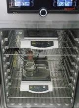 Experimental setup of two Heidolph Unimax 1010 in the Memmert HPP260.