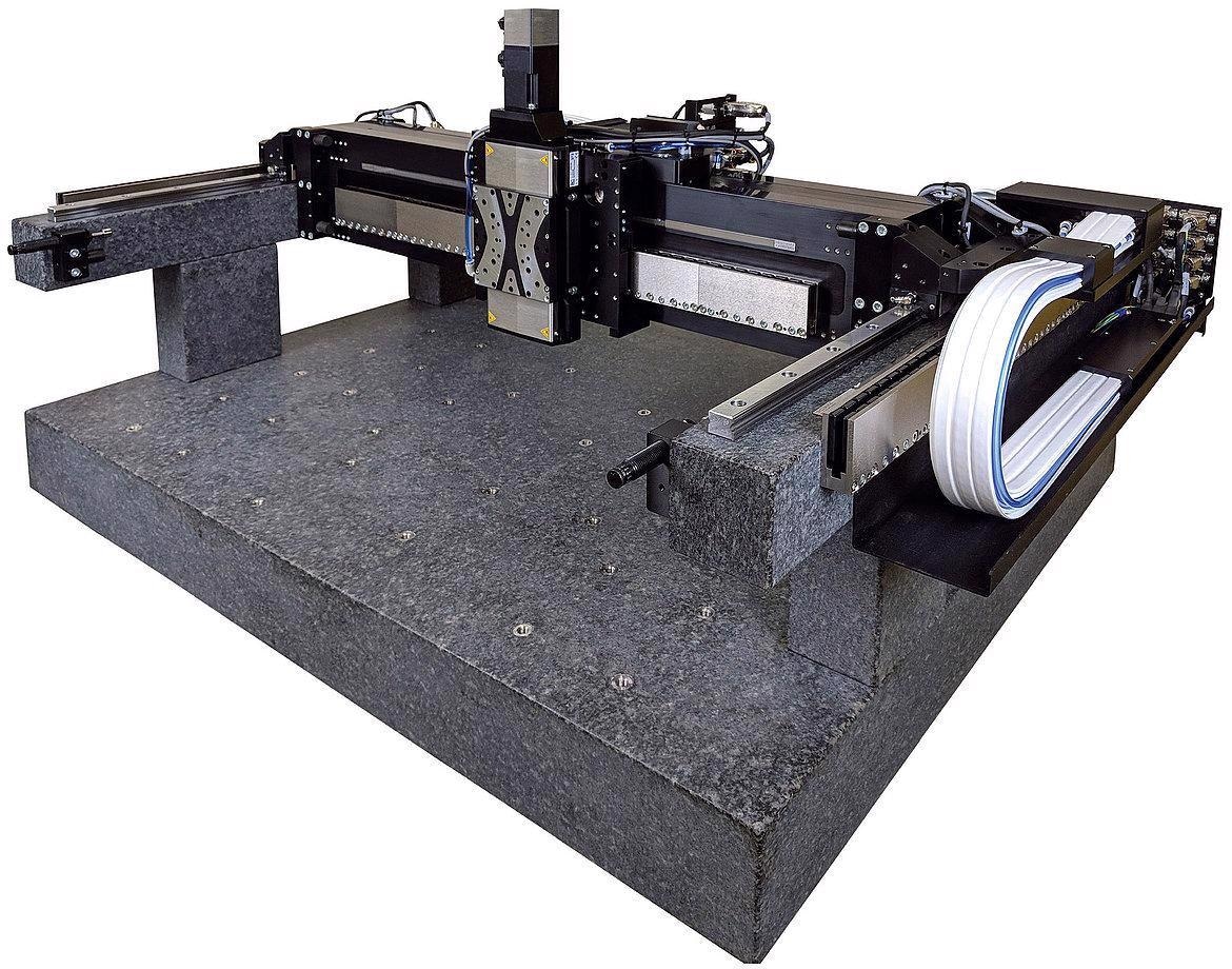 PI A-351 X-Y-Z gantry robot systems come in a large variety (size, base material, bearings, motors,…) and have become a standard for high precision 3D Printing processes with advanced gantry control with coordinated multi-axis synchronized laser trigger on virtual axes.