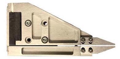 Piezo actuated micro grippers provide fast response, high force and nanometer precision. Models with force feedback are available for handling delicate optical devices.