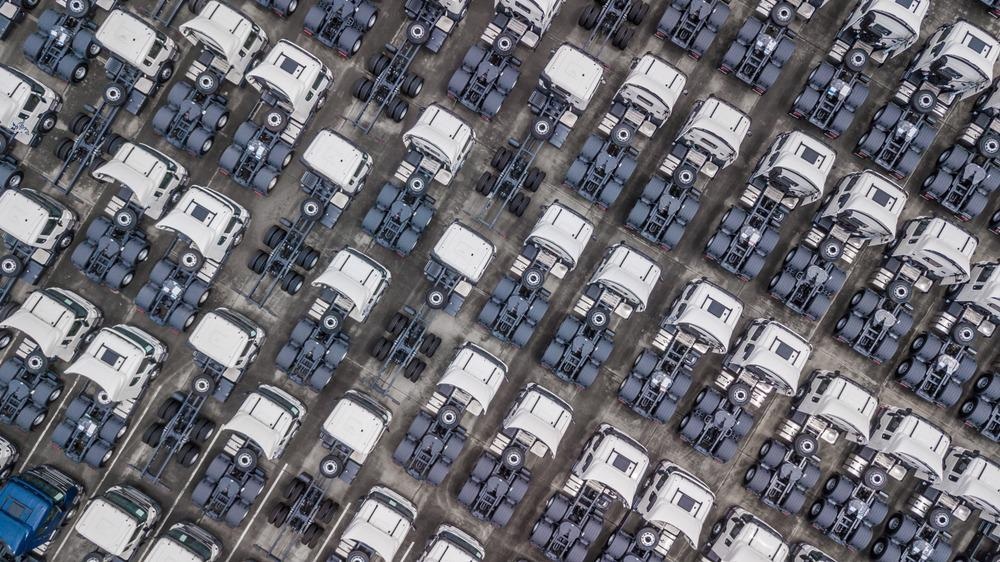 mass transportation, trucks, line of trucks, fuel cells