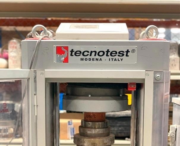 Tecnotest machine (K300/EUT).