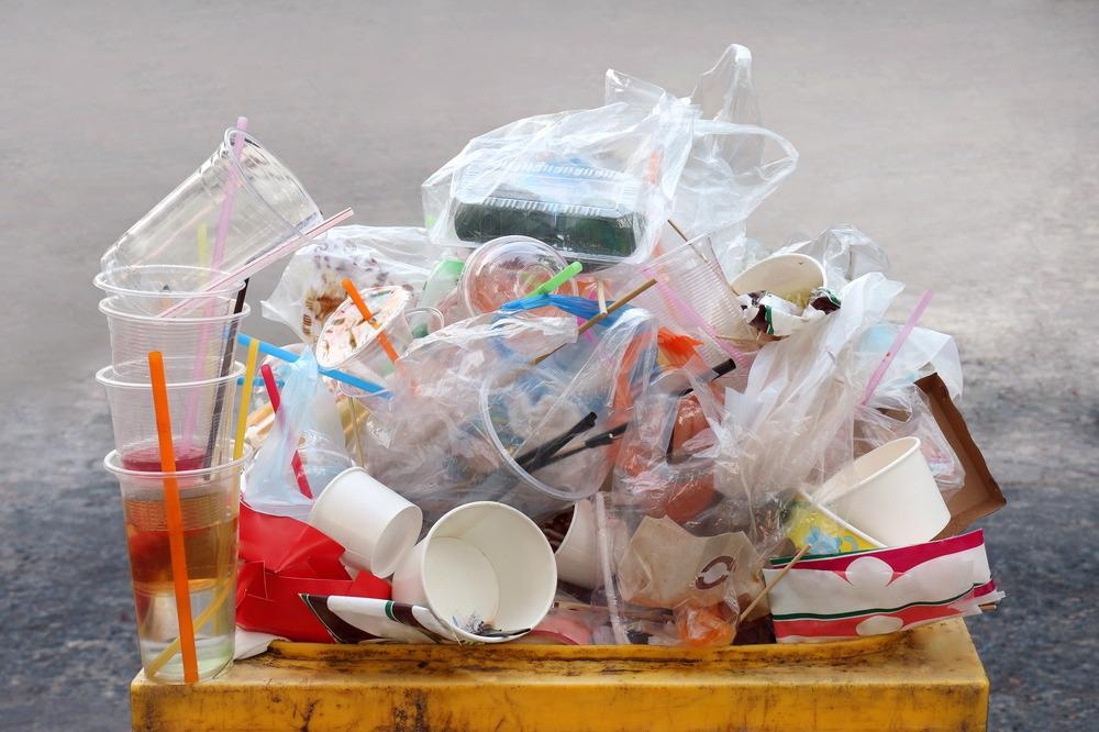 plastic, plastic alternatives, pollution, climate, bioplastics