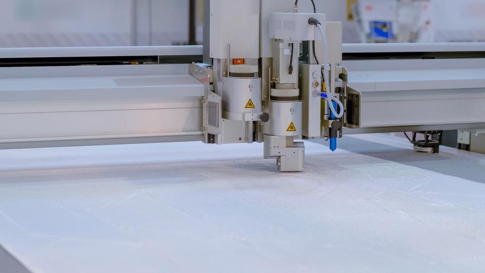 cutting, digital cutting, die cutting, manufacturing
