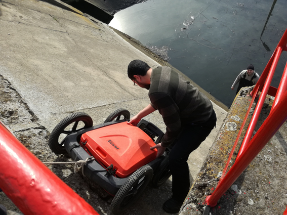 Performing a fracture assessment to detect leakage zones in the concrete