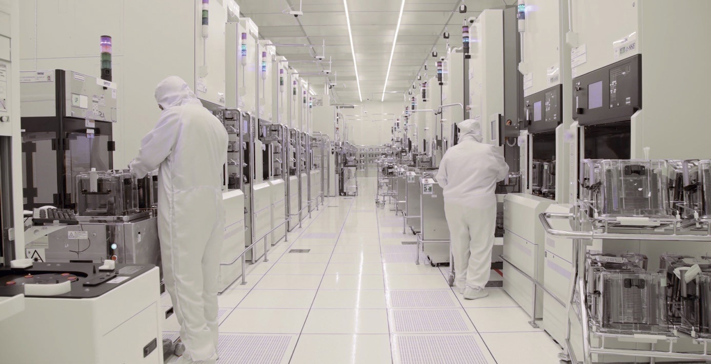 The infrastructure for metrology tools located at R&D sites are different compared to fabrication sites.