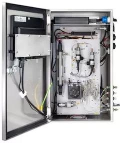 Low-range TOC CA78 analyzer open.