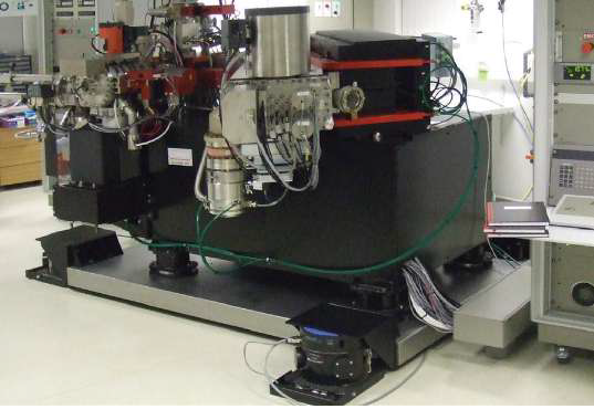 A Cameca NanoSIMS 50L on a TMC 65 Series Floor Platform supported by STACIS® Isolators. This tool is a 5,000-pound secondary ion mass spectrometer witha spatial resolution of 50 nanometers.