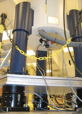 A STACIS® System, incorporating a non-ferromagnetic, highly damped, aluminum platform, provides a second stage of vibration isolation for a Bruker BioSpin 600 MHz NMR Spectrometer.