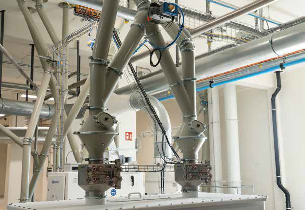 The Delta Blowers take over the pneumatic transport of the grain kernels, intermediate products and finished flakes.