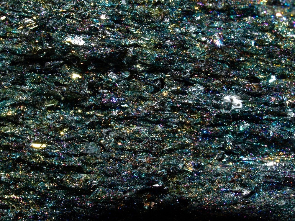 Zero-Index Materials: Unique Properties and Revolutionary Applications