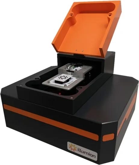 Bench-top charge photometry instrument. Image Credit: illumion