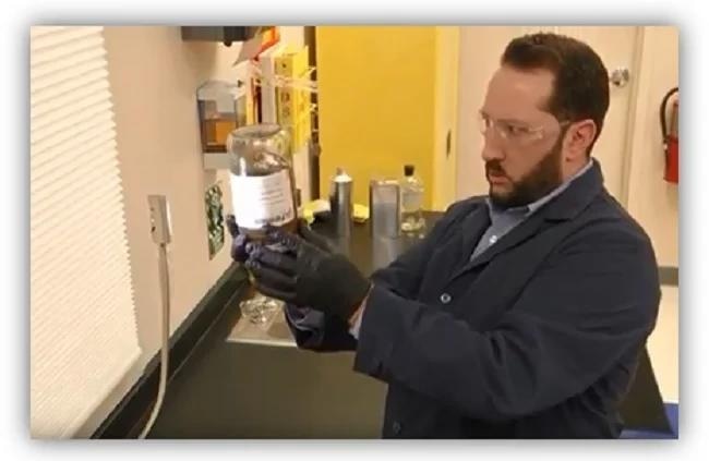 Replacing fluid that has reached the end of its life with the same brand or a different brand requires an important decision.