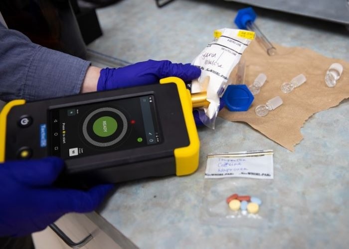 Measuring through containers with Raman spectroscopy keeps operators safer from unknown substances