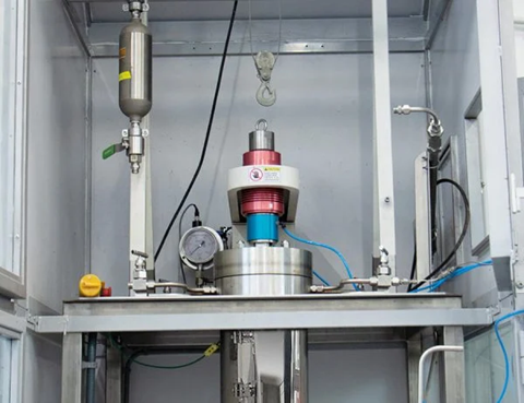 Steel reactors with capacities of 10, 20 and 100 L