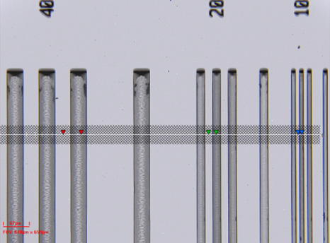 A top-down Zeta True Color image of three sets of high aspect ratio trenches, with nominal widths of 40 µm, 20 µm and 10 µm