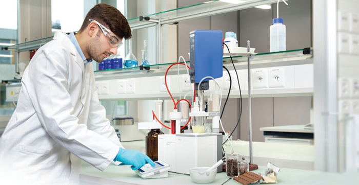 Using a Homogenizer for Internal Extraction during KF Titration