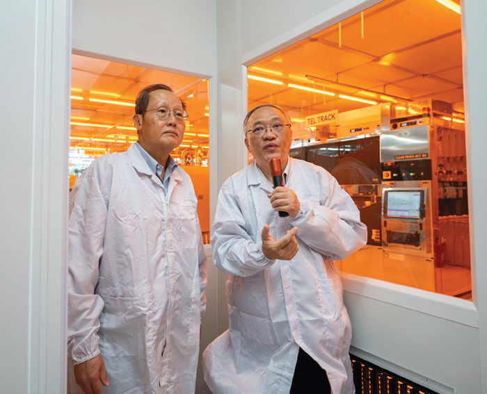 Dignitaries visiting the National Semiconductor Translation and Innovation Centre for Gallium Nitride – NSTIC (GaN) facility