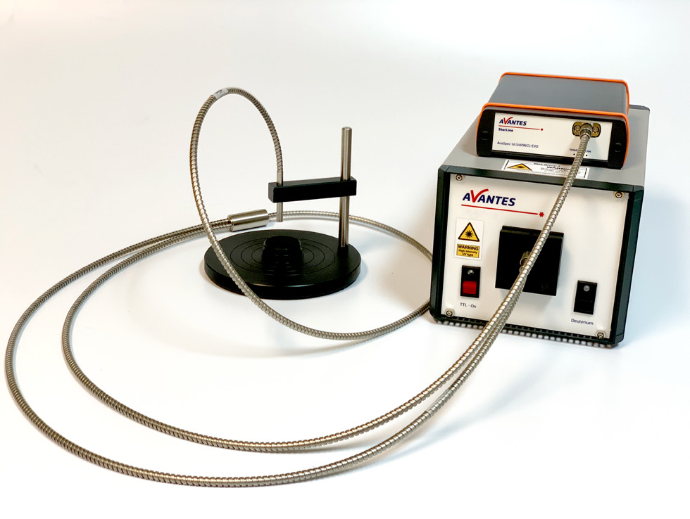 Typical experimental set-up for thin film thickness measurement by spectral reflection
