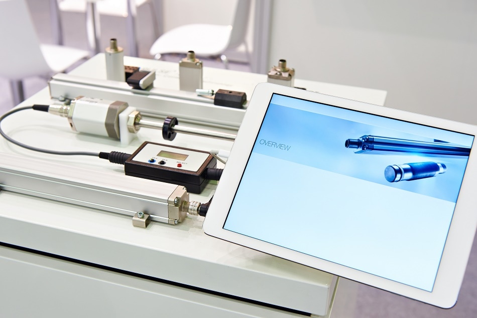 Magnetorestrictive linear position sensors with display