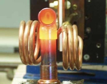 Replacing torch brazing on a copper elbow to copper pipe using a split helix coil. 7kW at 190kHz for 90 seconds to 760°C (1400°F).
