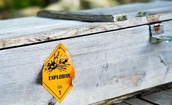 Non-Destructive Raman Analysis of Surfaces to Detect Explosives