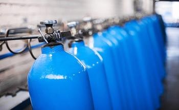 Analyzing Hydrogen Storage Potential of MOFs at High Pressures