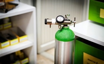 The Use of Oxygen in SEM Plasma Cleaning Equipment