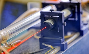 Spectroscopic Sample Analysis in the Laboratory in the Near and Mid Infrared