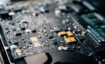 Definitions and Applications of Nanoelectronics