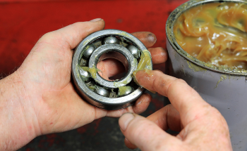 Anti-Galling Effects of Grease Additives