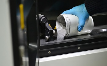 Packing Dynamic of Metal Powders in Additive Manufacturing