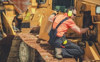 The Importance of Oil Condition Monitoring (OCM) in Industrial Applications