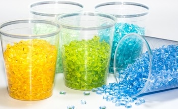 What are the Main Differences between Thermoplastics and Thermosetting Polymers?